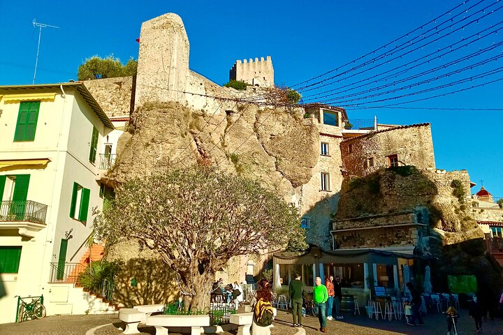 Roquebrune and Grimaldi Castle Walking Tour