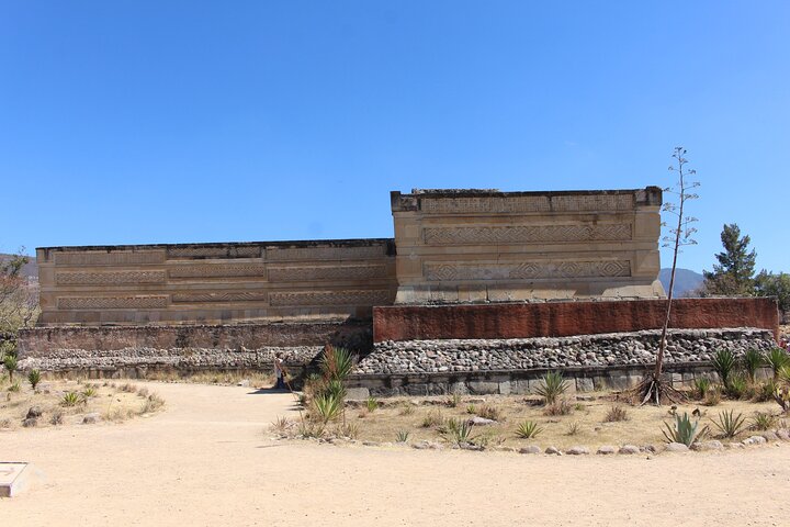 Hierve el Agua 2.5 hours, Mitla, Tule, Rugs and Mezcal for a Day