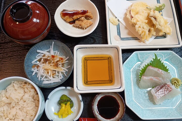 Tomonoura Hidden Gem Private Tour: Historic Seaside Japan
