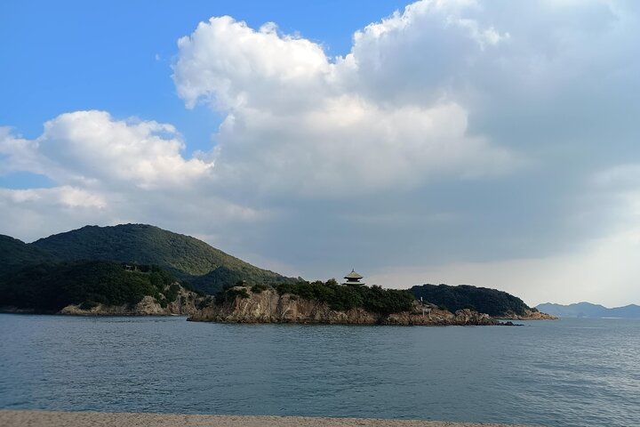 Tomonoura Hidden Gem Private Tour: Historic Seaside Japan