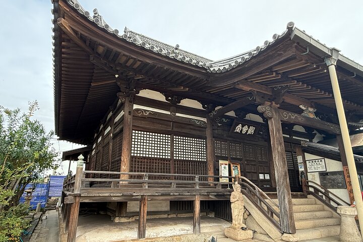 Tomonoura Hidden Gem Private Tour: Historic Seaside Japan