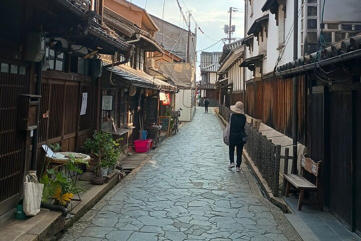 Tomonoura Hidden Gem Private Tour: Historic Seaside Japan