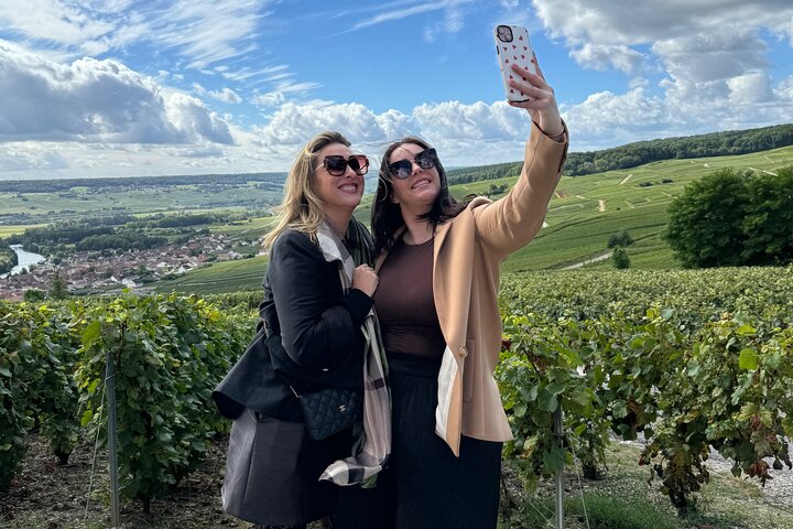 The Connoisseurs from Epernay (Private Half day Champagne Tour)