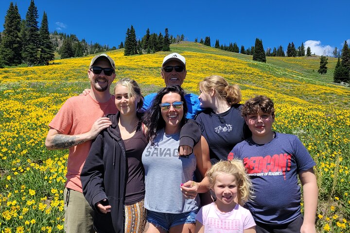 Full-Day Guided Yellowstone Day Tour