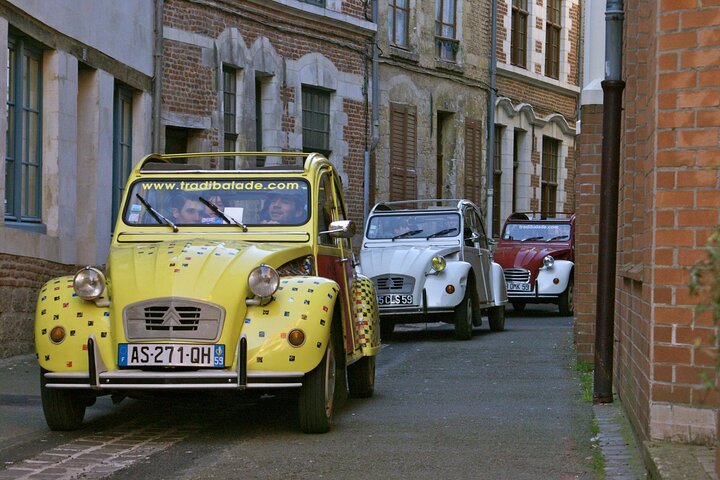 Unique Tour of Lille by Convertible 2CV - 1h00
