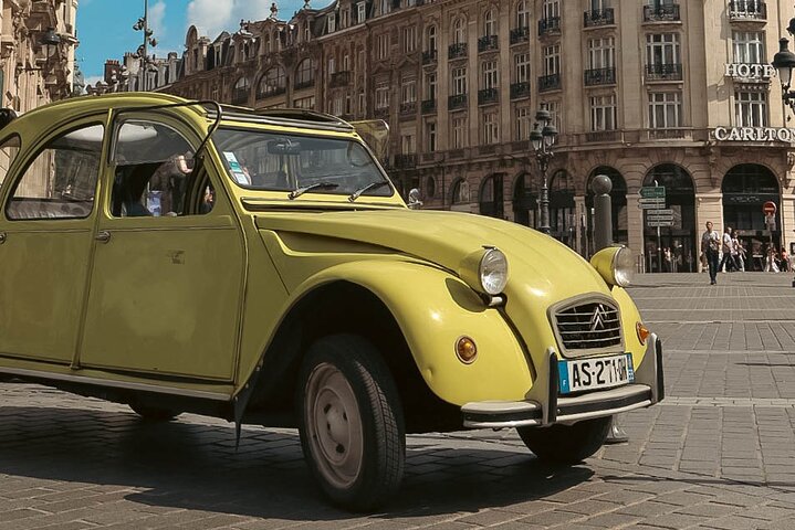 Unique Tour of Lille by Convertible 2CV - 1h00