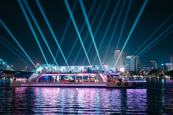 Da Nang: Poseidon Cruise with Dinner and Dragon Bridge Show