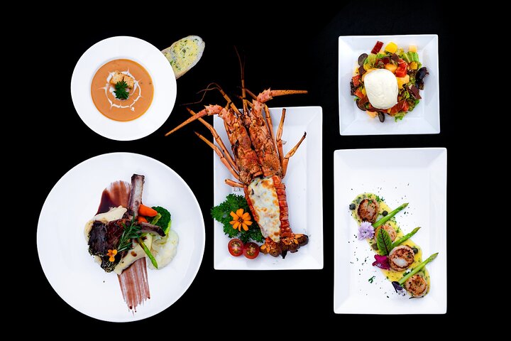 Da Nang: Poseidon Cruise with Dinner and Dragon Bridge Show