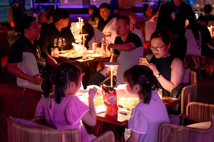 Da Nang: Poseidon Cruise with Dinner and Dragon Bridge Show
