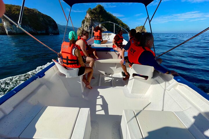 Snorkeling at Los Arcos 5 islands Hidden Beach and Cliff Jumping