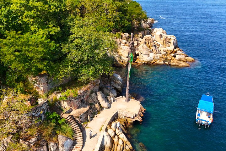 Snorkeling at Los Arcos 5 islands Hidden Beach and Cliff Jumping