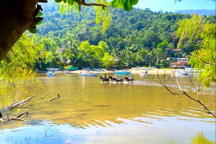 Yelapa Adventure, Los Arcos, Snorkeling and Village Discovery!