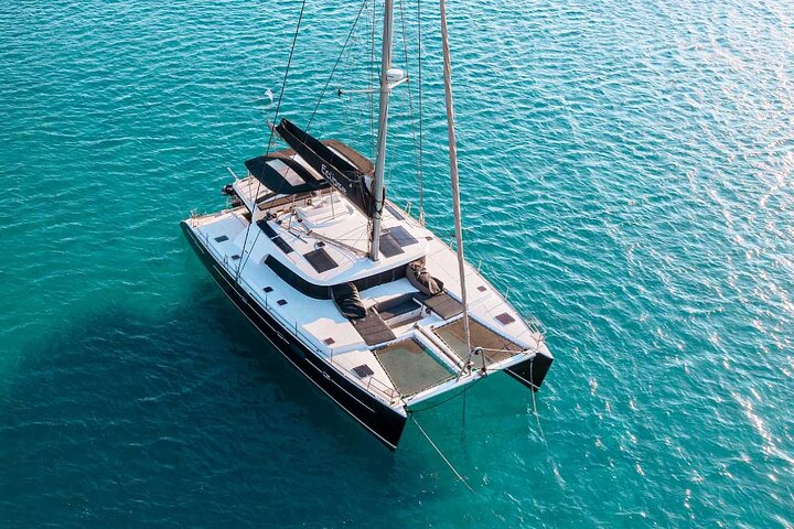 Premium Catamaran Tours, 8-flavor Feast & Drinks, Limited guests!