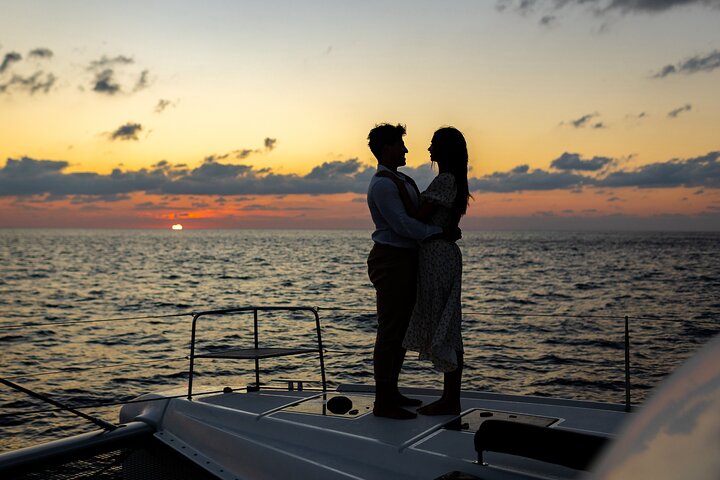 Half-Day Exclusive Catamaran Cruise in Santorini with Meal and Open Bar