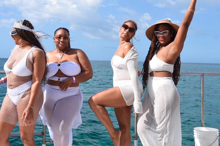 Party Catamaran: OpenBar, Music, Negril Beach, Rick's Cafe, Reef