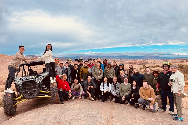 BEST! Hell's Revenge U-Drive 4X4 Tour in Moab +Dinosaur Tracks!
