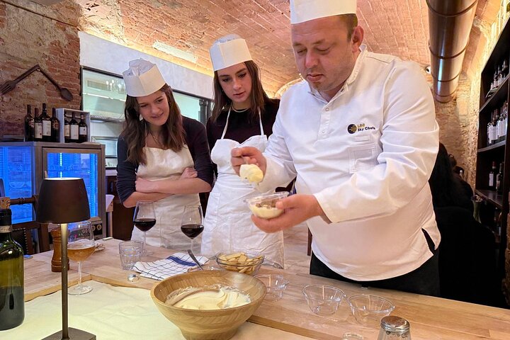 Florence Pasta & Tiramisu Cooking Class with Unlimited Wine