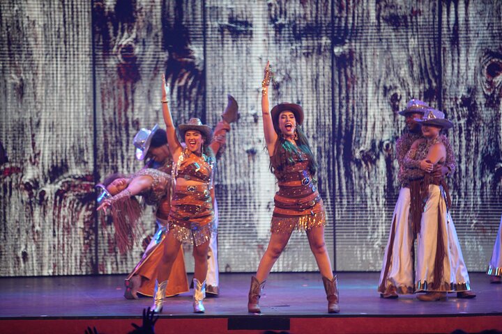 Roxy Dinner Show - Dinner & Show