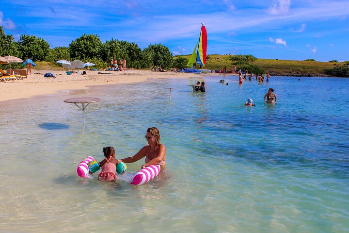All-Inclusive Local Guided Pinel Island Tour