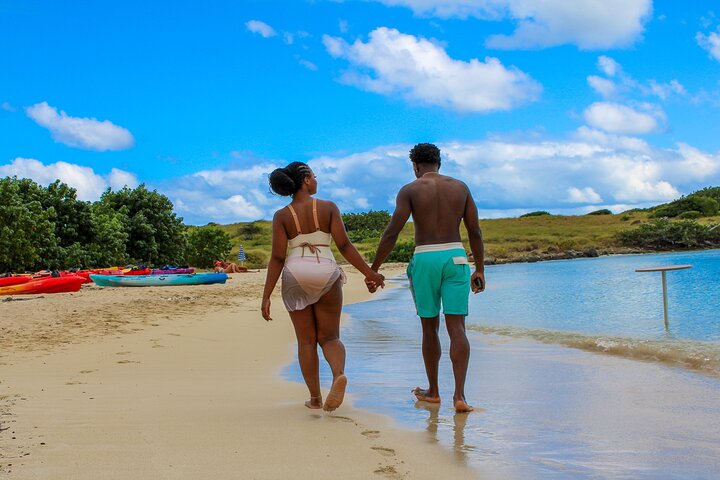 All-Inclusive Local Guided Pinel Island Tour