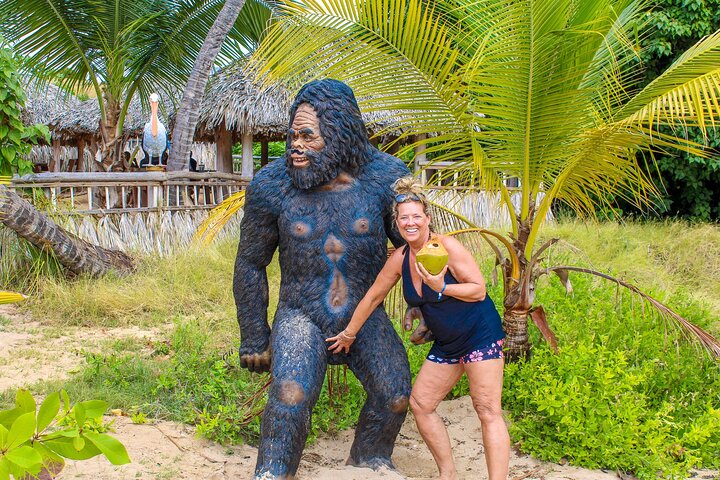 All-Inclusive Local Guided Pinel Island Tour