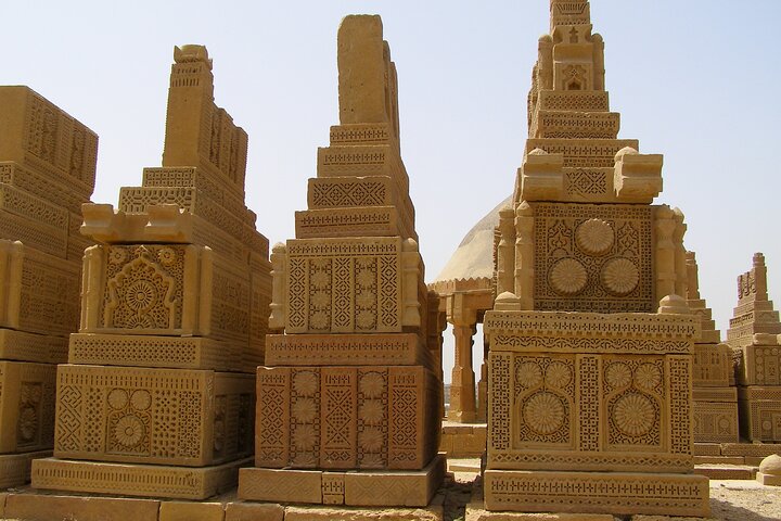 Full Day Karachi to Thatta Unesco Sites Tour