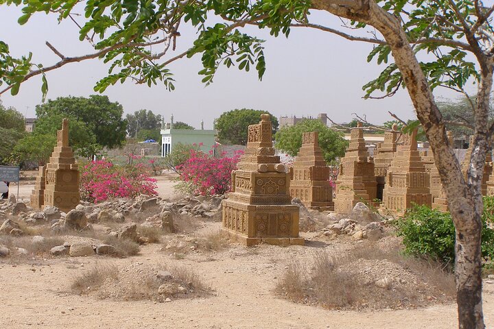 Full Day Karachi to Thatta Unesco Sites Tour
