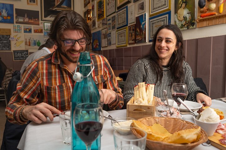 Bologna Small-Group Food Tour with Full Meal & Local Food Expert