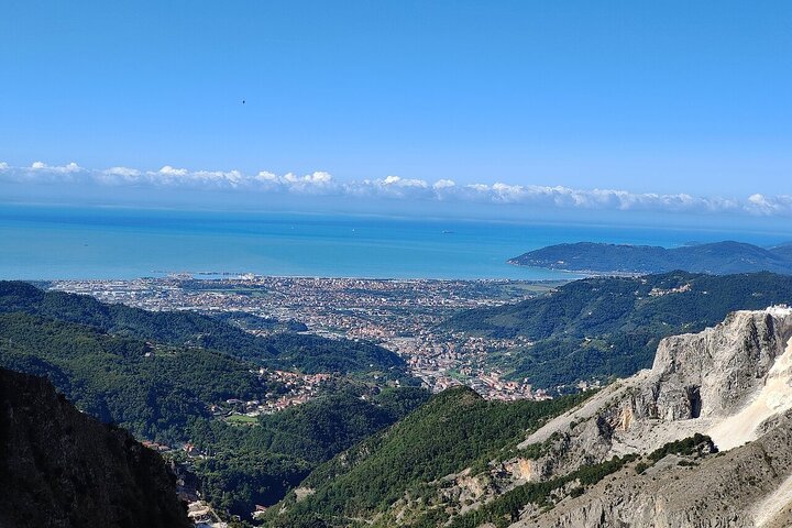 Carrara: Exclusive Marble Cave Tour Adventure in a 4x4