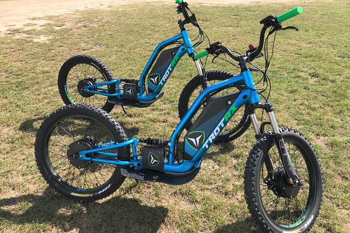 1H30 circuit on an all-terrain electric scooter guided by GPS