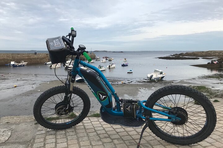 1H30 circuit on an all-terrain electric scooter guided by GPS