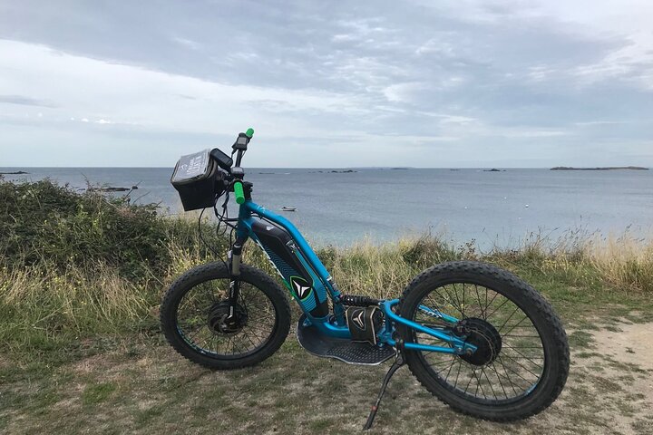 1H30 circuit on an all-terrain electric scooter guided by GPS