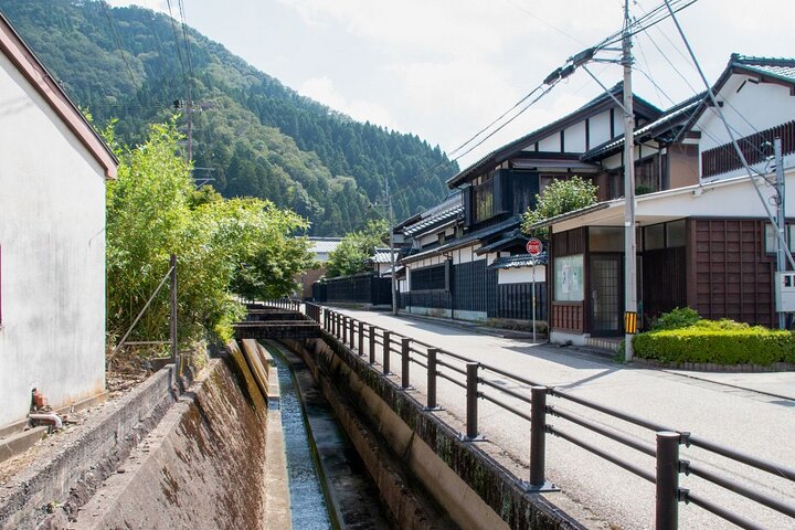 Craft Washi and Uchiwa Fan Making Echizen Washi Village Tour