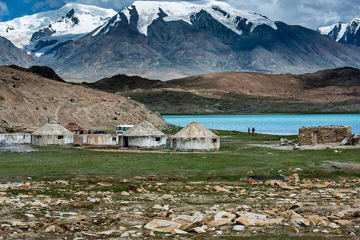 Day Trip to Baisha Lake and Karakul Lake with Private Car