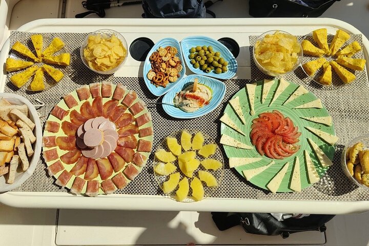 Shared Yacht Tour with Drinks Lunch and Snorkeling