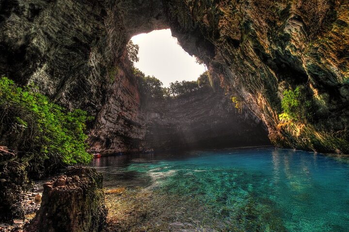 Discover the Highlights of Kefalonia Full-Day Tour
