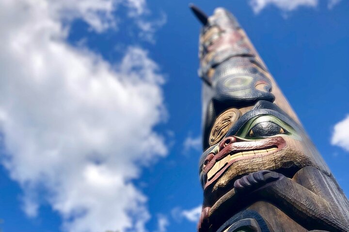 Best of Sitka Land Tour / Bears, Raptors, Totems