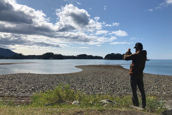 Best of Sitka Land Tour / Bears, Raptors, Totems