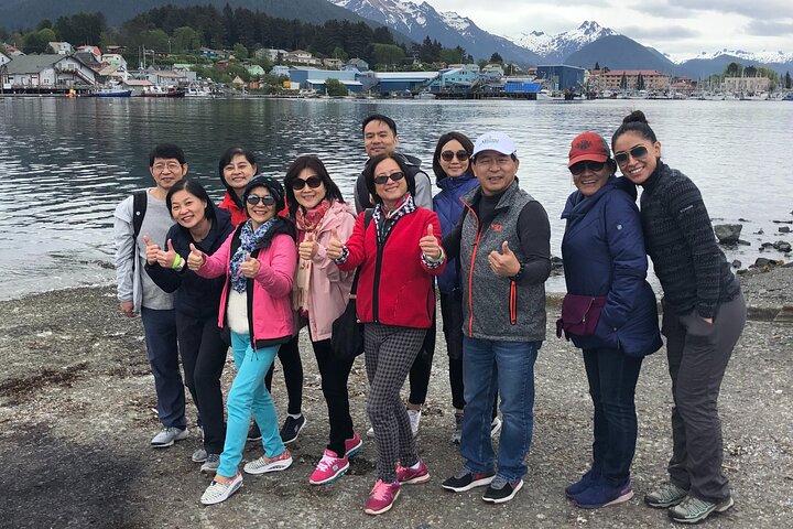 Best of Sitka Land Tour / Bears, Raptors, Totems