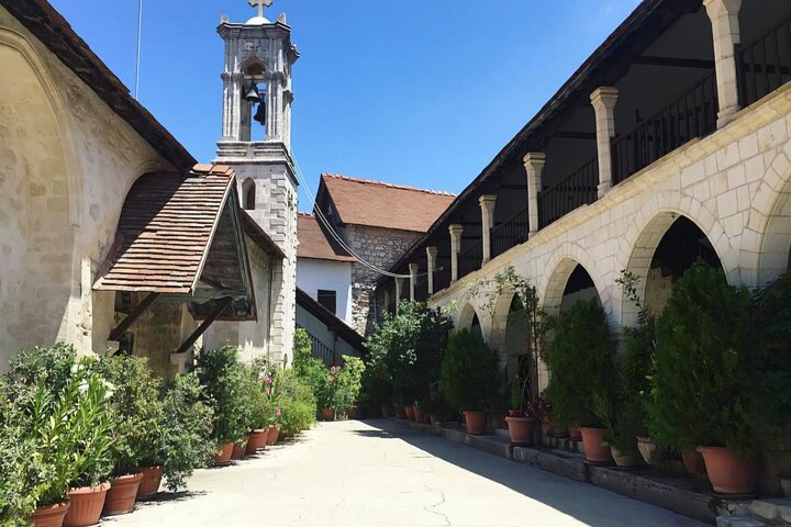 Troodos Mountains, Kykkos and Omodos Bus Tour from Paphos