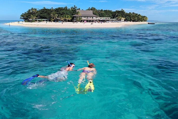 Beachcomber Island Escape - A Perfect Day in Paradise