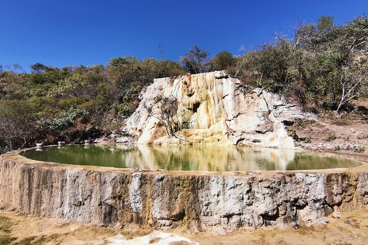 Tour Ruta Hierve el Agua, Tule, Mitla, Teotitlan and Mezcal
