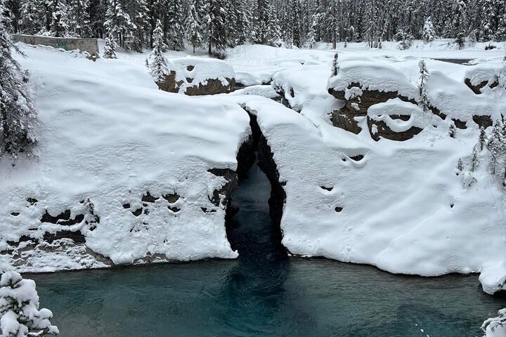 Lake Louise, Moraine, Emerald Lake, Johnston Canyon, Banff Town