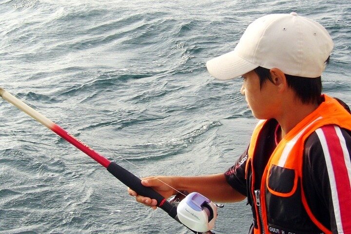 A Sea Fishing Experience in the Ocean Closest to Overseas