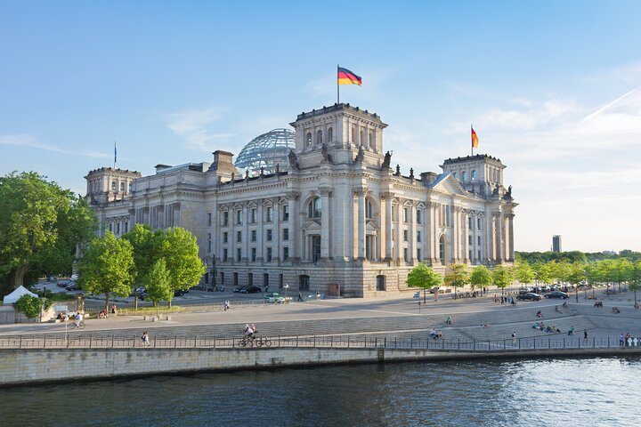 Deluxe Berlin: Hassle-Free Shore Tour from Warnemunde Cruise Port