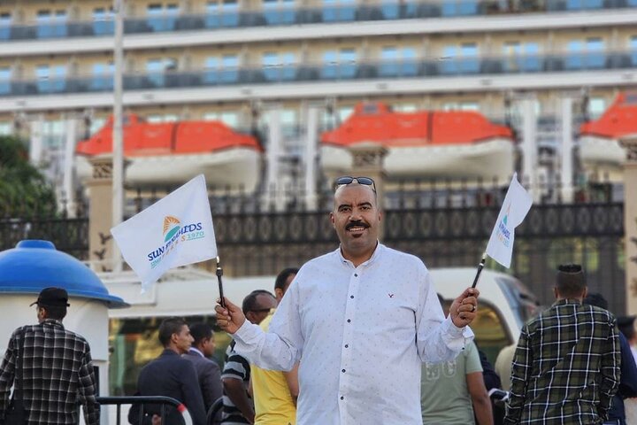 From El Sokhna Port: Giza Pyramids Visit & Nile Lunch Cruise