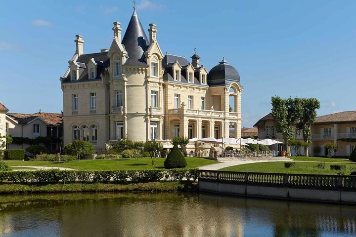 Saint-Émilion & Médoc Private Wine Tour with Exclusive Tastings