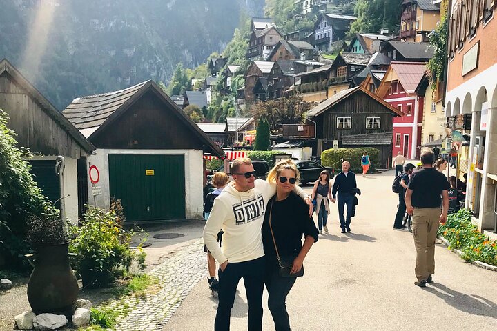 From Prague: Private Hallstatt Alps Day Trip with Lakeside Picnic