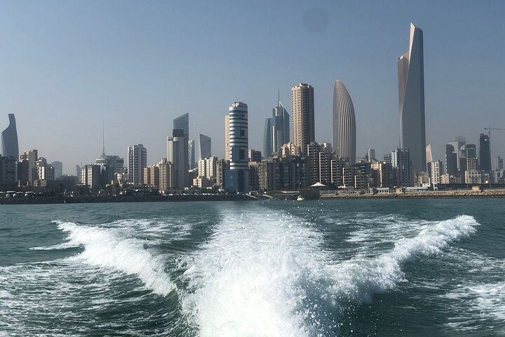 Kuwait: Half-Day City & Desert Tour with Pick-Up & Drop-Off