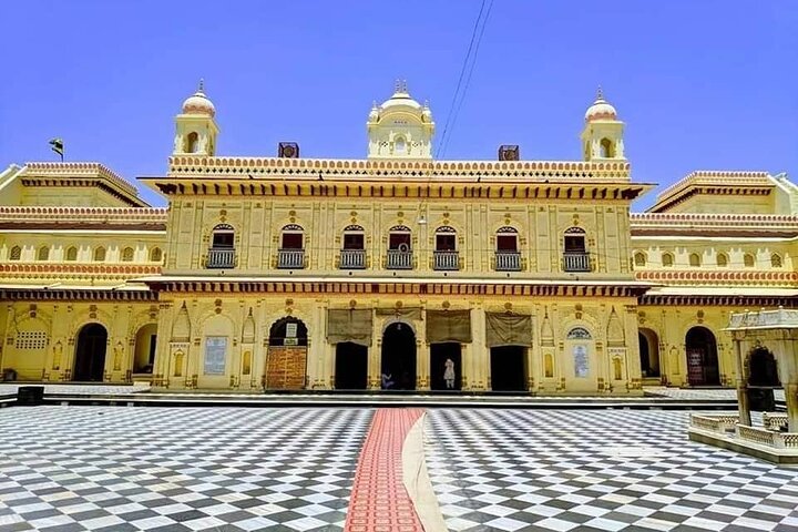 Ayodhya Private Tour & VIP Darshan -Special support for Seniors